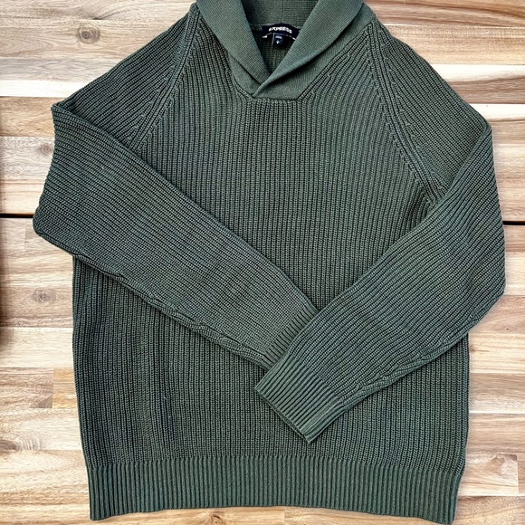 Express Turtle Color Sweater - Picture 3 of 4